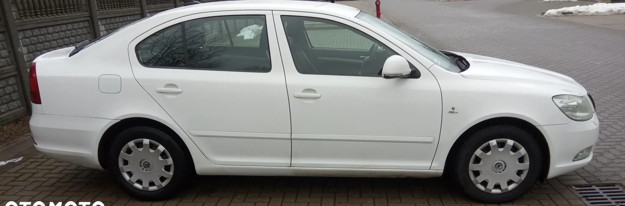 Skoda Octavia cena 18000 przebieg: 356670, rok produkcji 2010 z Racibórz małe 106